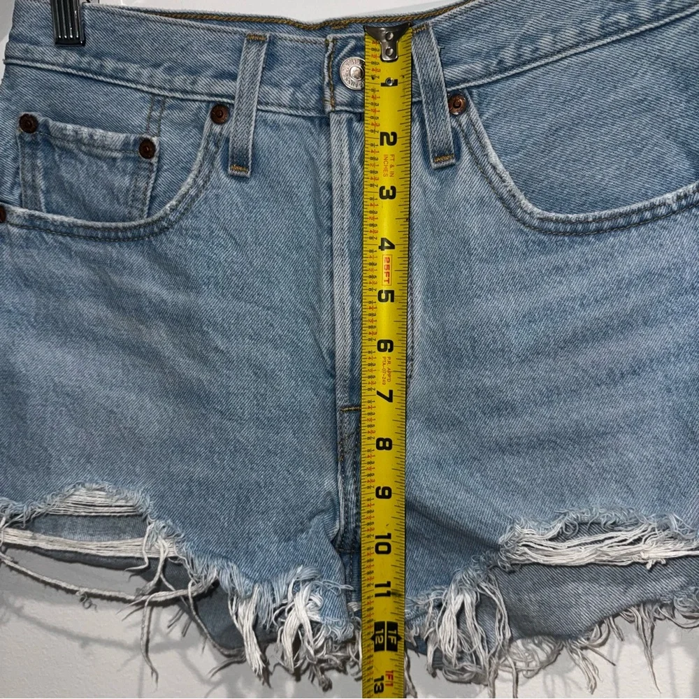 Levi’s Premium 501 Original Fit High Rise Womens Light Wash Denim Shorts Size 26 - Picture 9 of 15